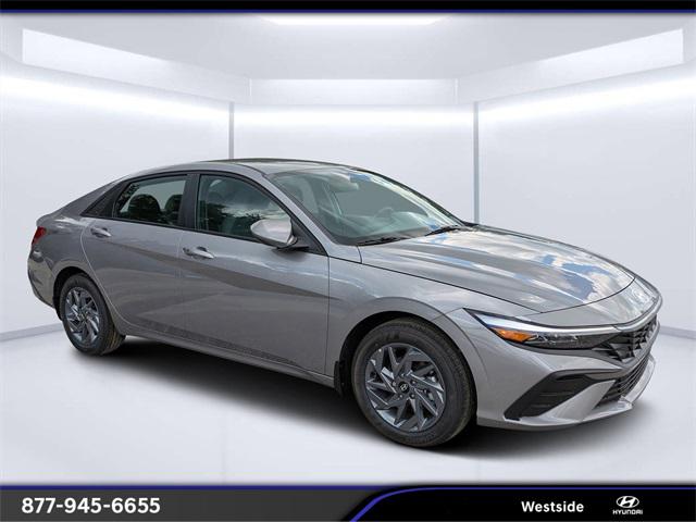 2025 Hyundai Elantra Blue's photo