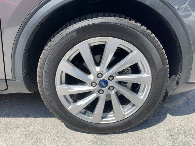 2021 Ford Escape Titanium Hybrid photo 19
