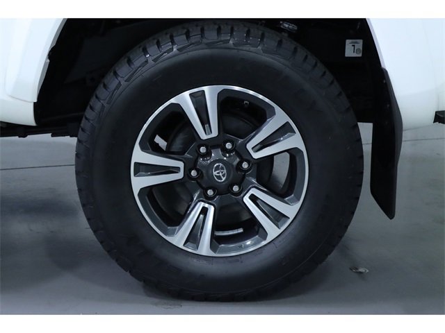 2019 Toyota Tacoma SR5 photo 8
