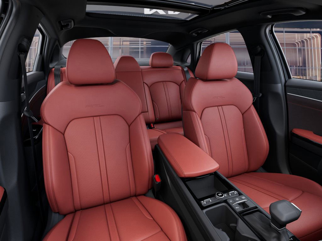 2025 Kia K5 GT-Line photo 13