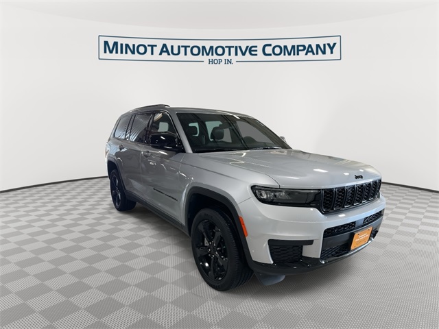2025 Jeep Grand Cherokee Altitude X photo 2