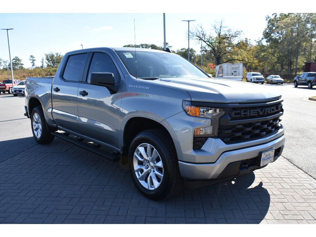 2025 Chevrolet Silverado 1500 Custom photo 5