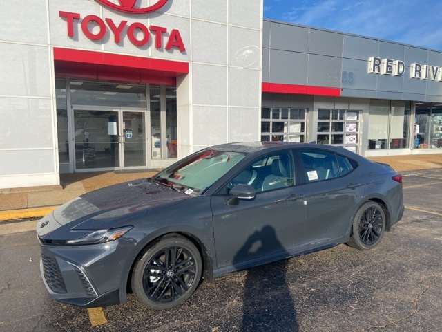 2026 Toyota Camry SE's photo