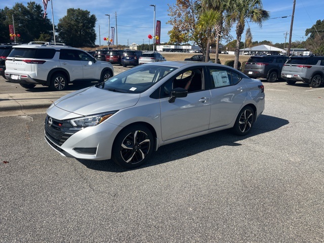 2025 Nissan Versa SR photo 3