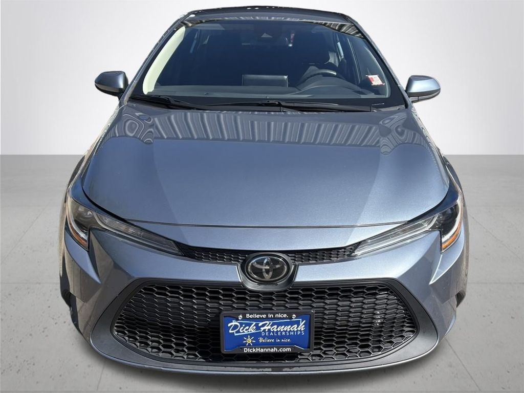 2021 Toyota Corolla LE photo 3