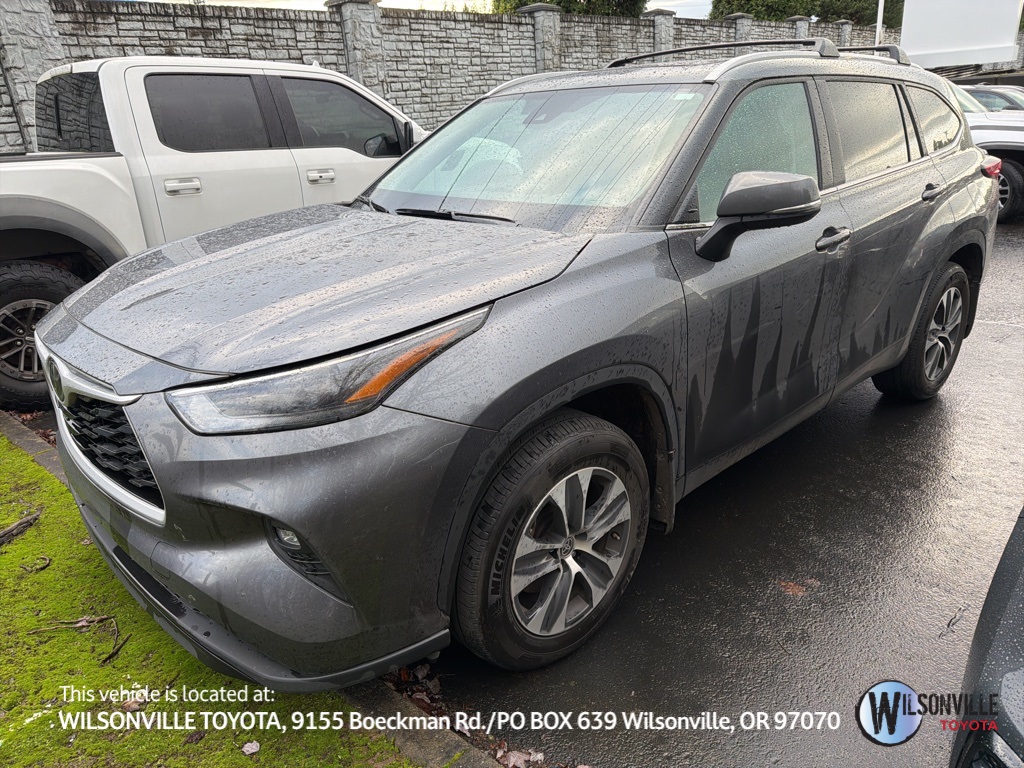 2023 Toyota Highlander XLE's photo