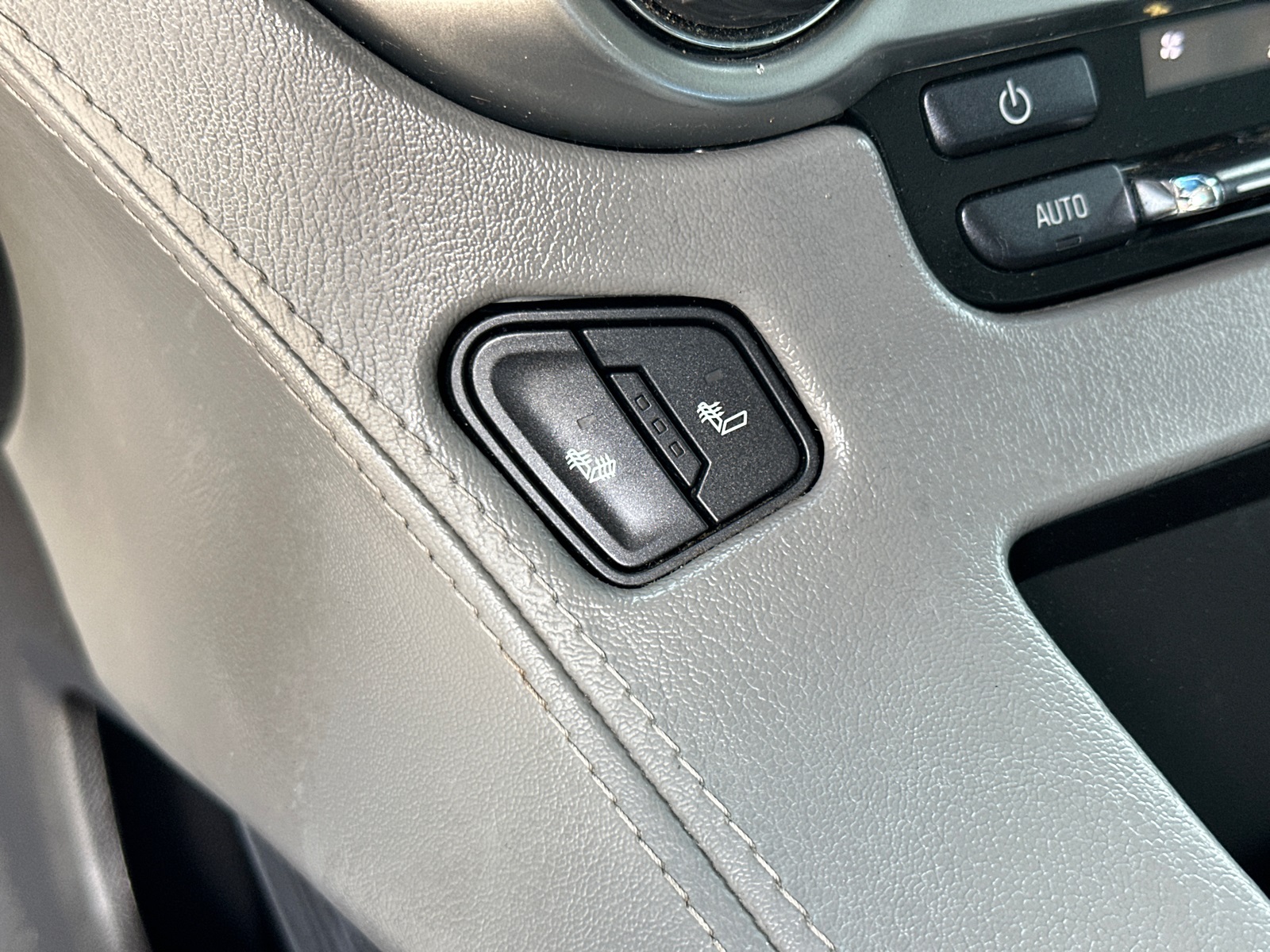 2019 Chevrolet Tahoe LT photo 33