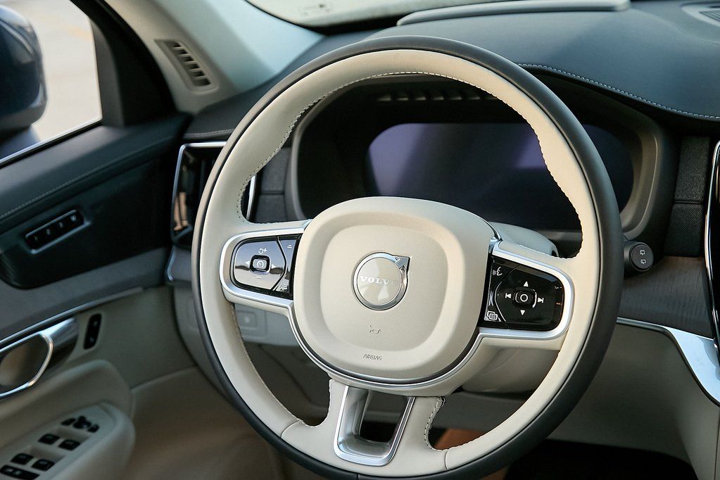 2026 VOLVO XC90 - Image 25