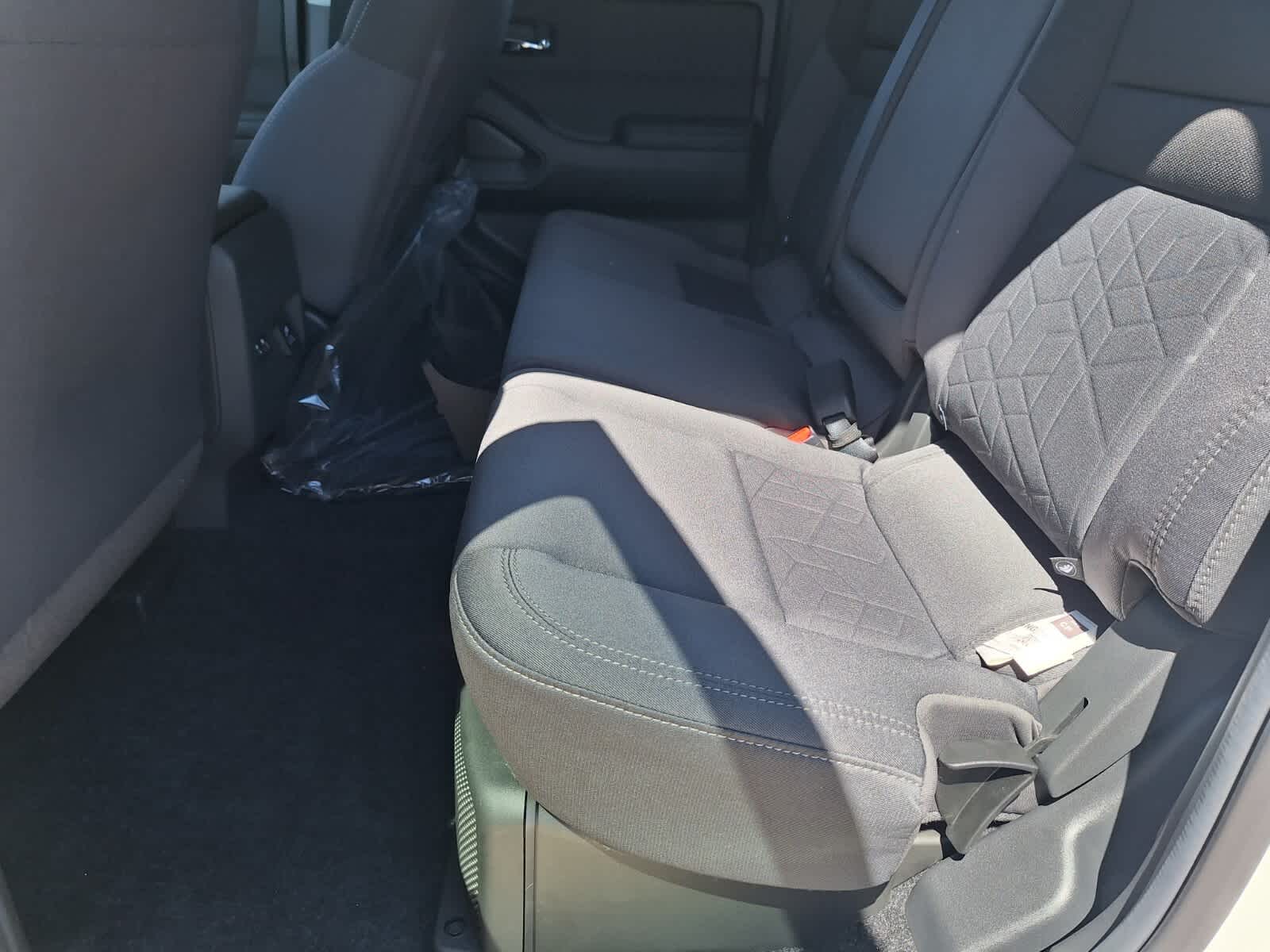 2025 Nissan Frontier Crew Cab SV photo 19