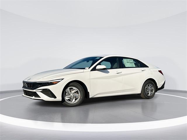 2026 Hyundai Elantra SE's photo