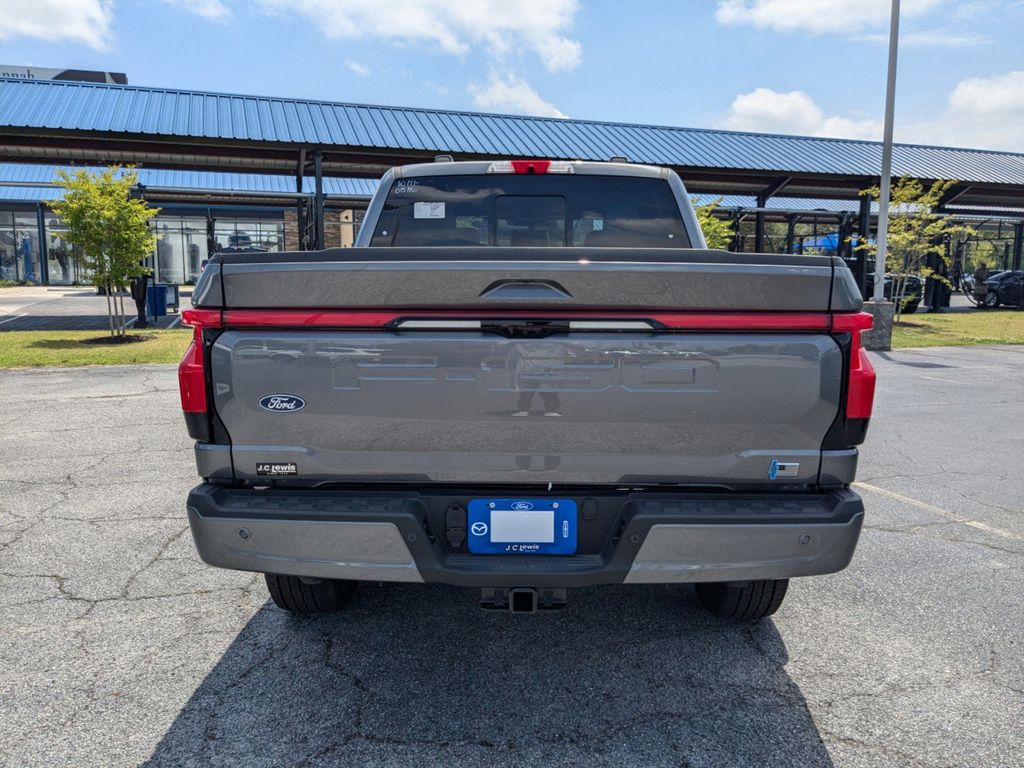 2025 Ford F-150 Lightning Platinum photo 5
