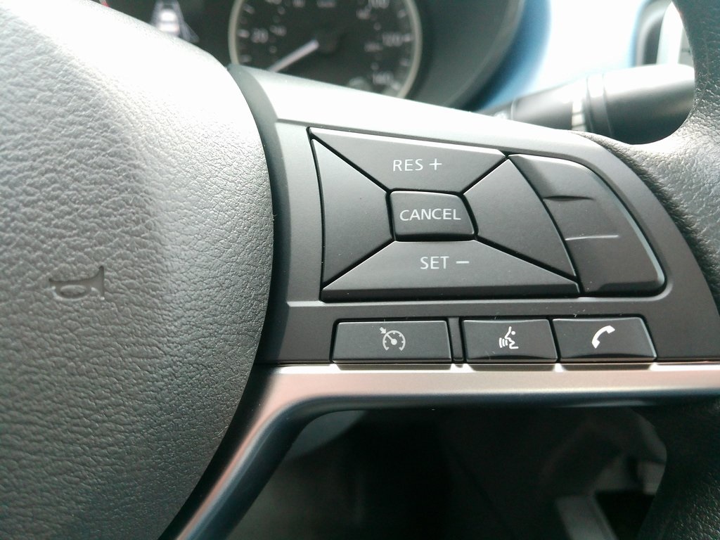 2025 Nissan Versa SV photo 31