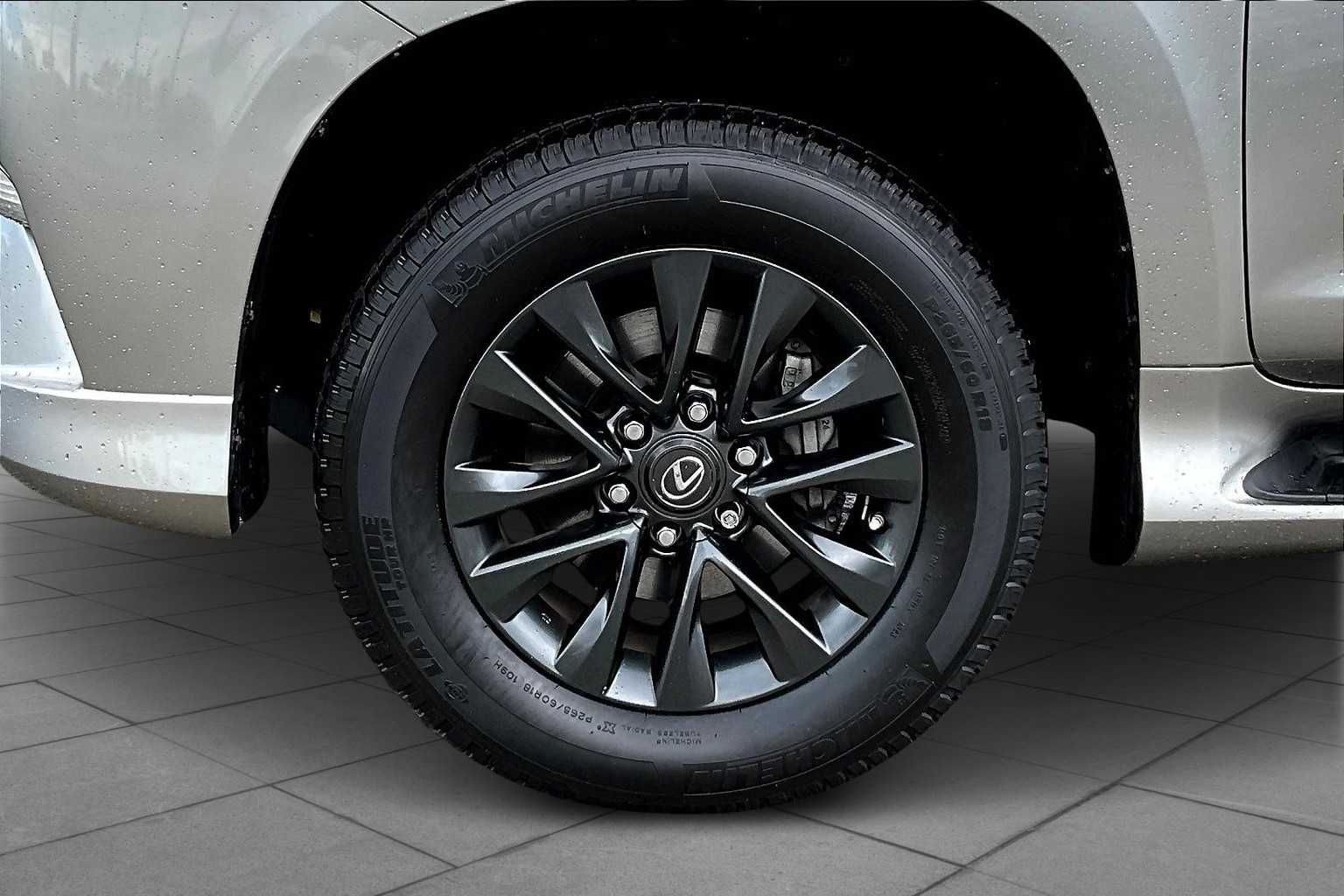 2023 Lexus GX 460 Premium photo 9