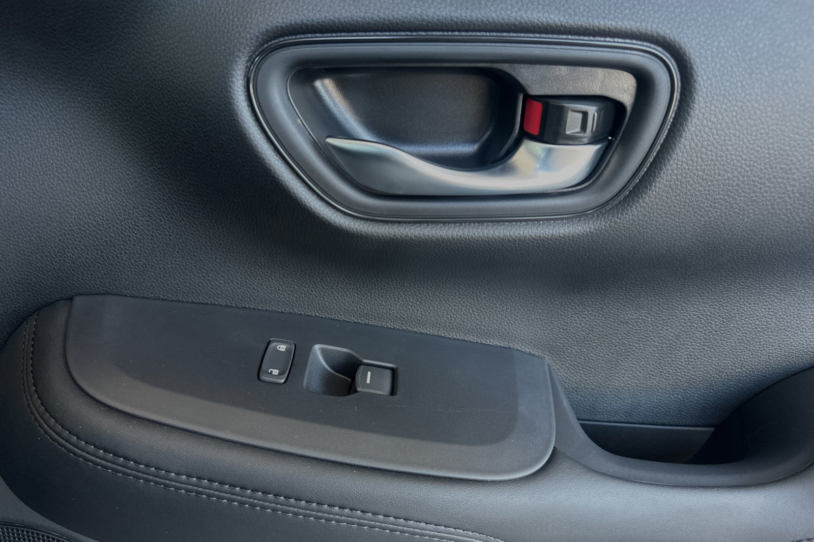 2025 Honda HR-V LX photo 19