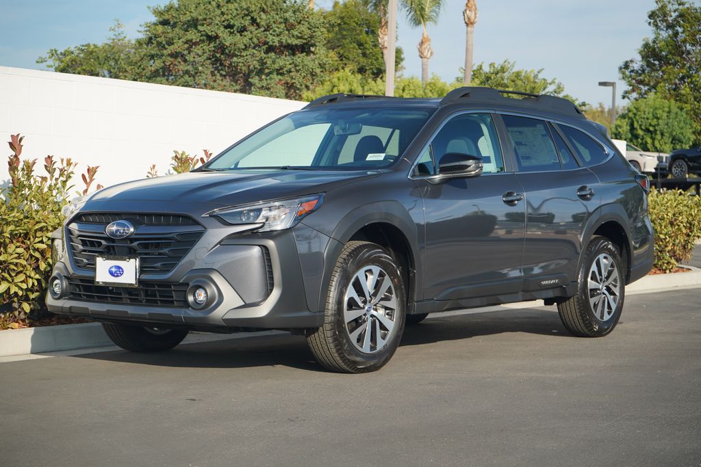 2025 Subaru Outback Premium's photo