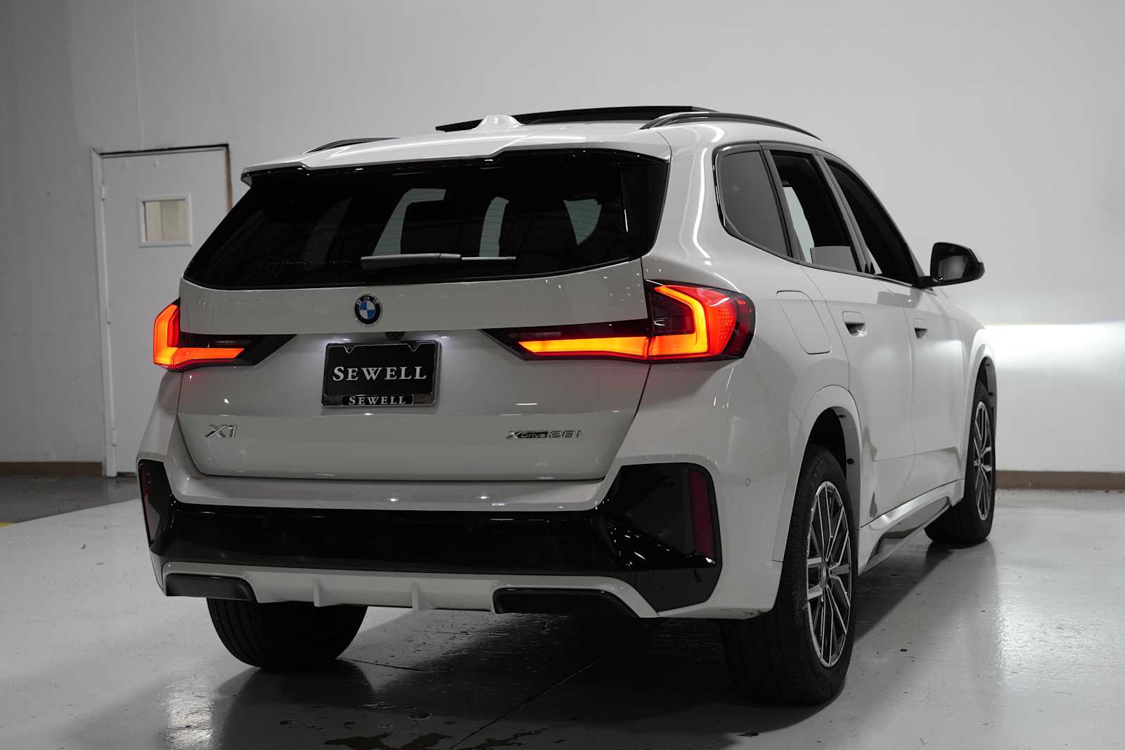 2025 Bmw X1 XDrive28i photo 3