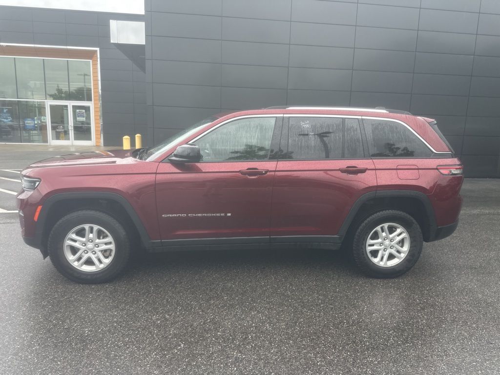 2023 Jeep Grand Cherokee Laredo photo 10