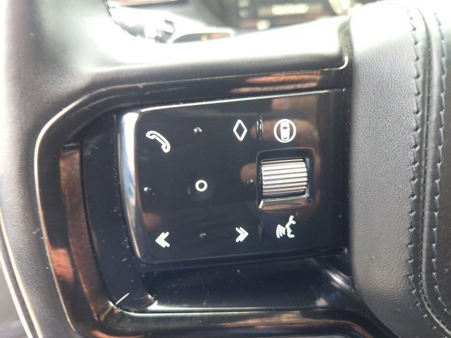 2025 Land Rover Range Rover Velar SE photo 6
