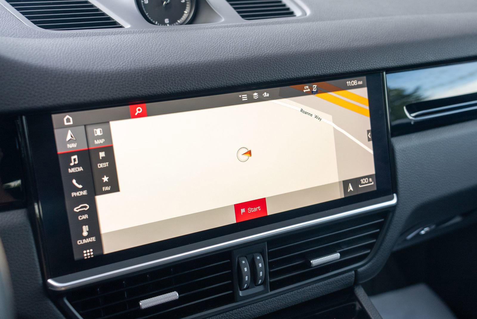 2021 Porsche Cayenne Base photo 25