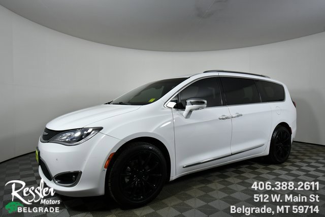 2020 Chrysler Pacifica Limited's photo