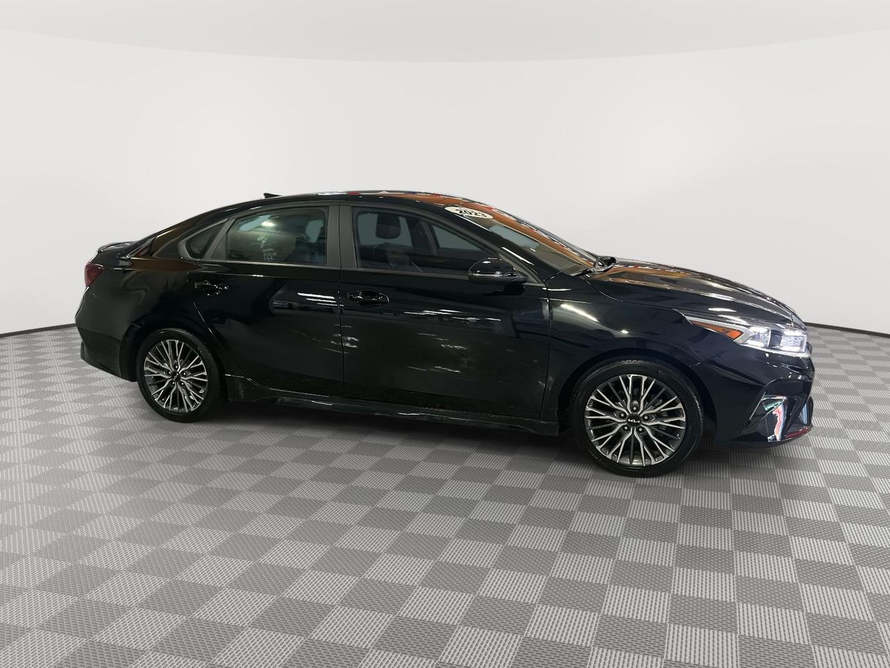 2023 Kia Forte GT-Line photo 2
