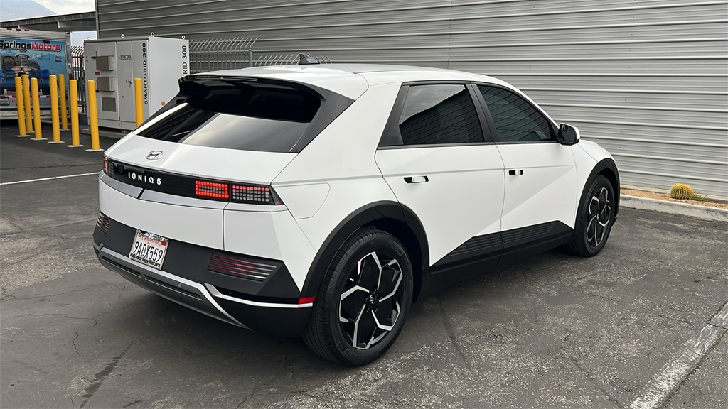 2022 Hyundai Ioniq 5 SE photo 3