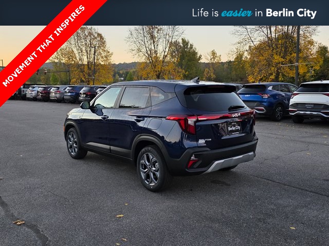 2026 Kia Seltos LX photo 3