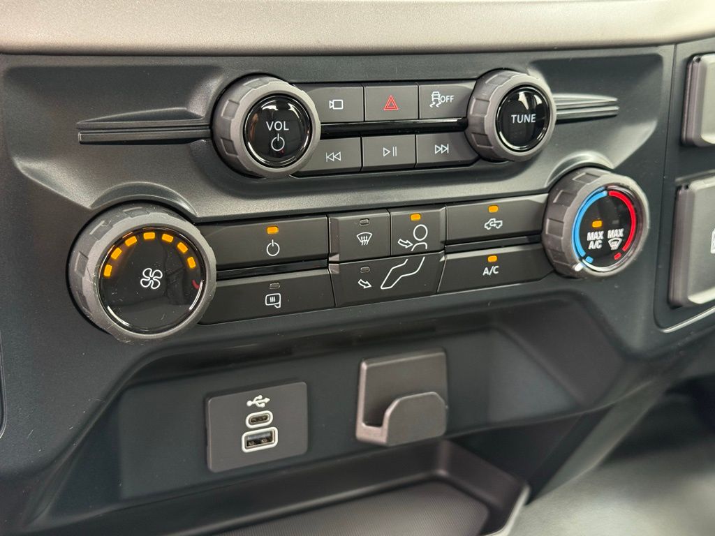 2025 Ford F-150 XL photo 10