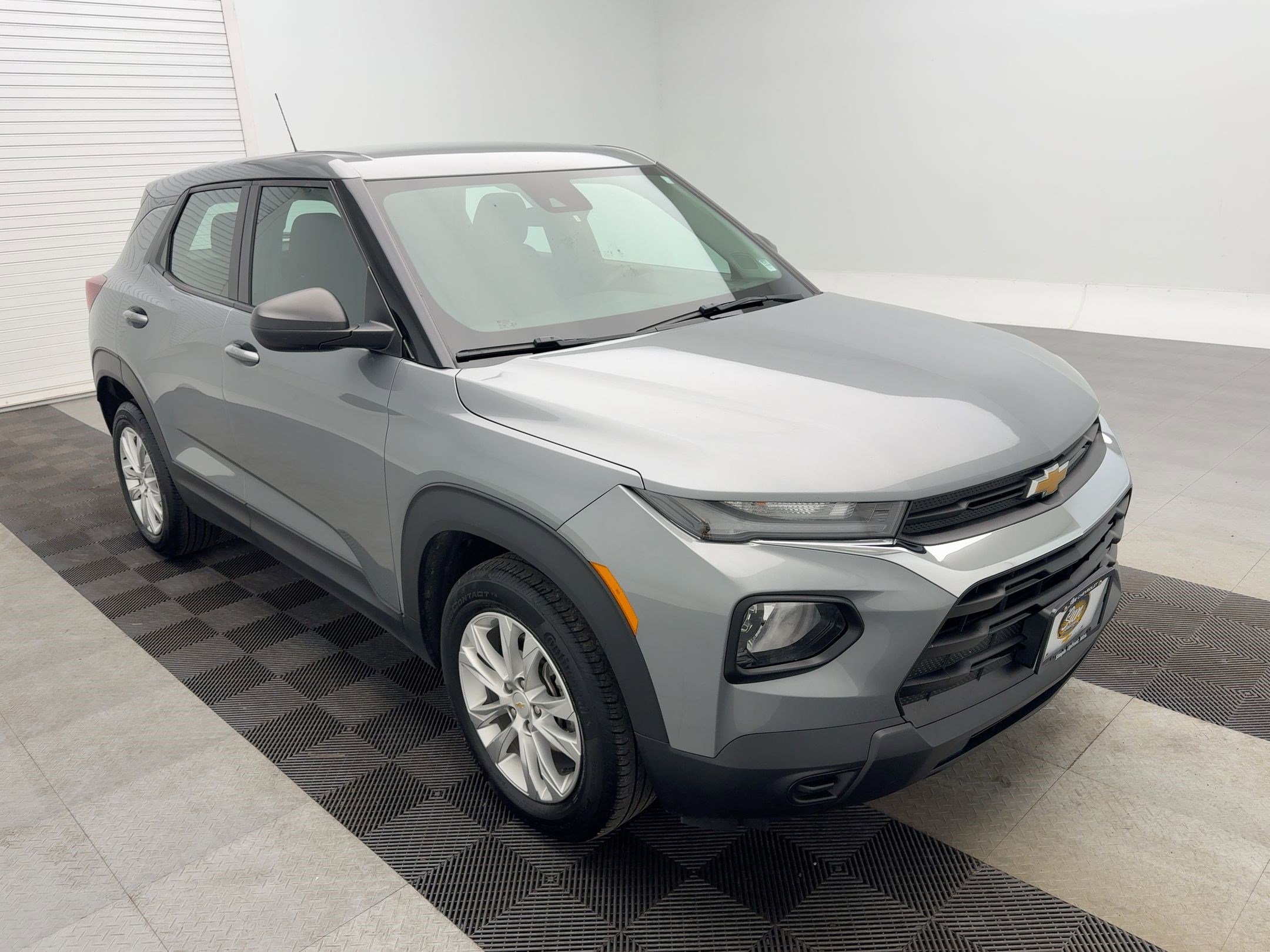 2023 Chevrolet Trailblazer LS photo 3