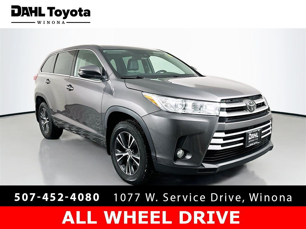 2018 Toyota Highlander LE Plus's photo