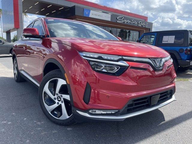 2025 VinFast VF 8 Eco's photo