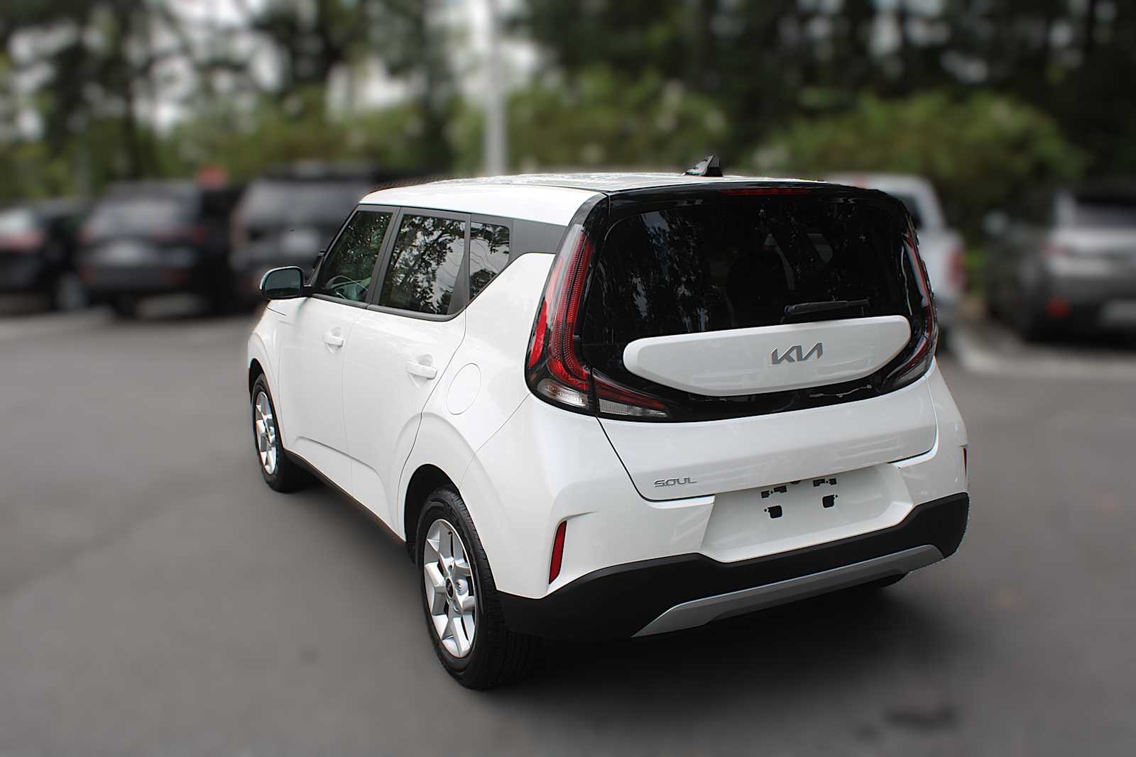 2023 Kia Soul LX photo 4