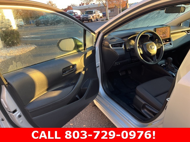 2024 Toyota Corolla LE photo 2