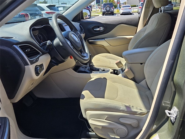 2020 Jeep Cherokee Latitude photo 5