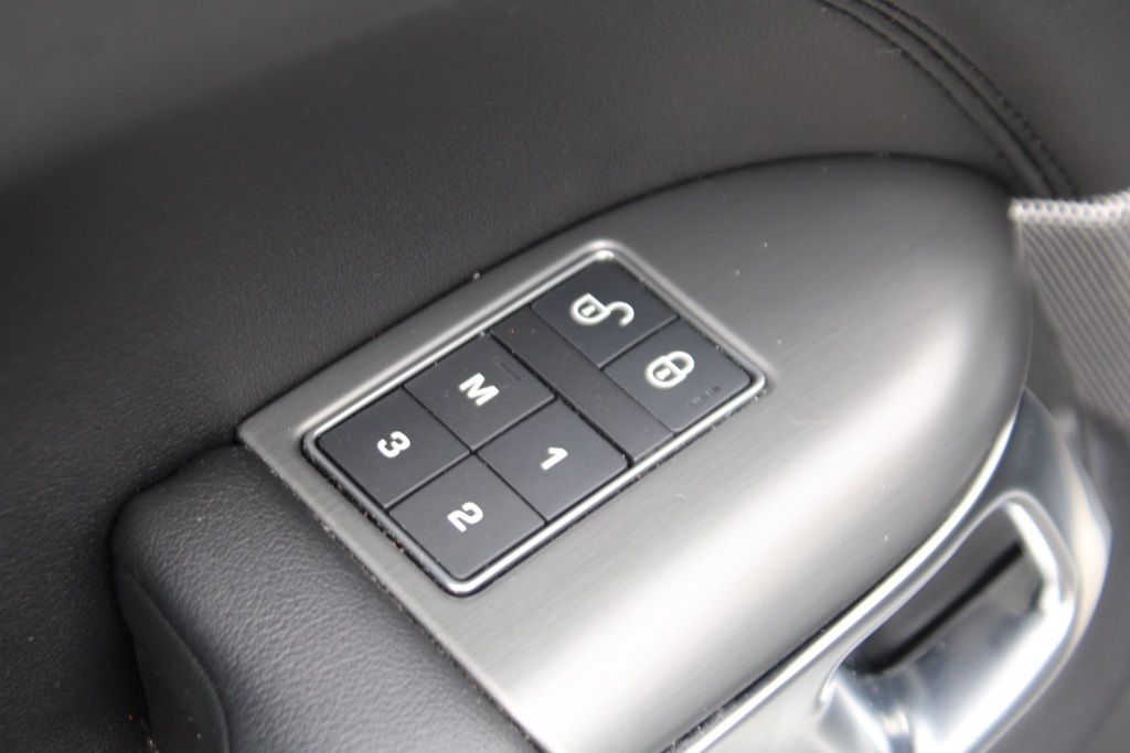 2020 Land Rover Range Rover Sport SE photo 11