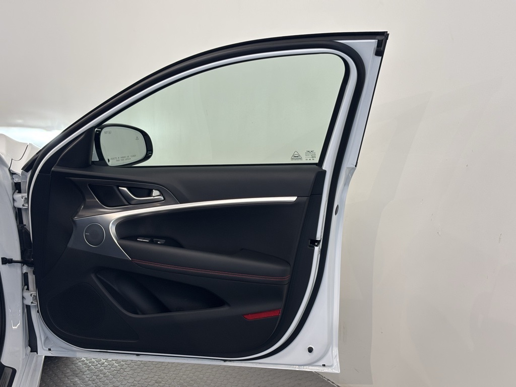 2025 Genesis G70 Sport Prestige photo 11
