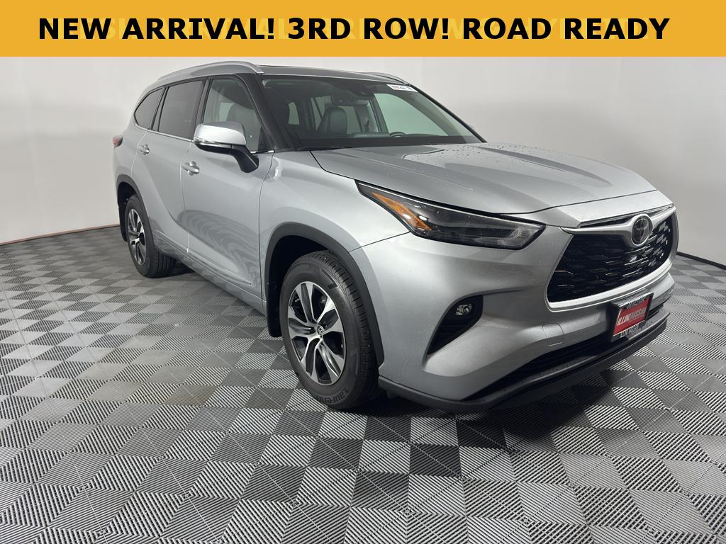 2022 Toyota Highlander XLE's photo