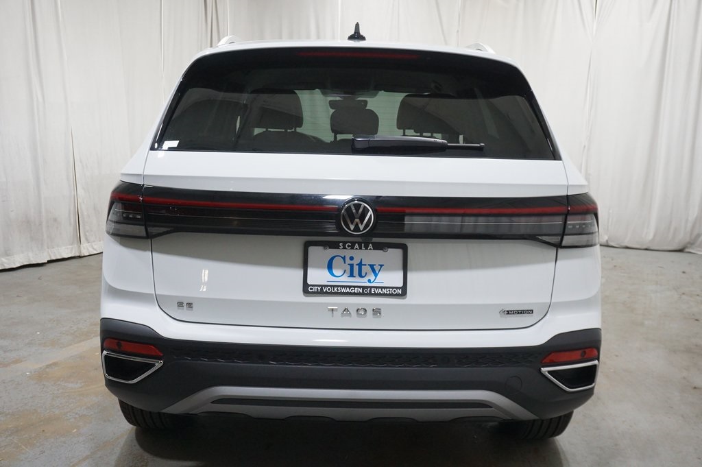2025 Volkswagen Taos SE photo 3