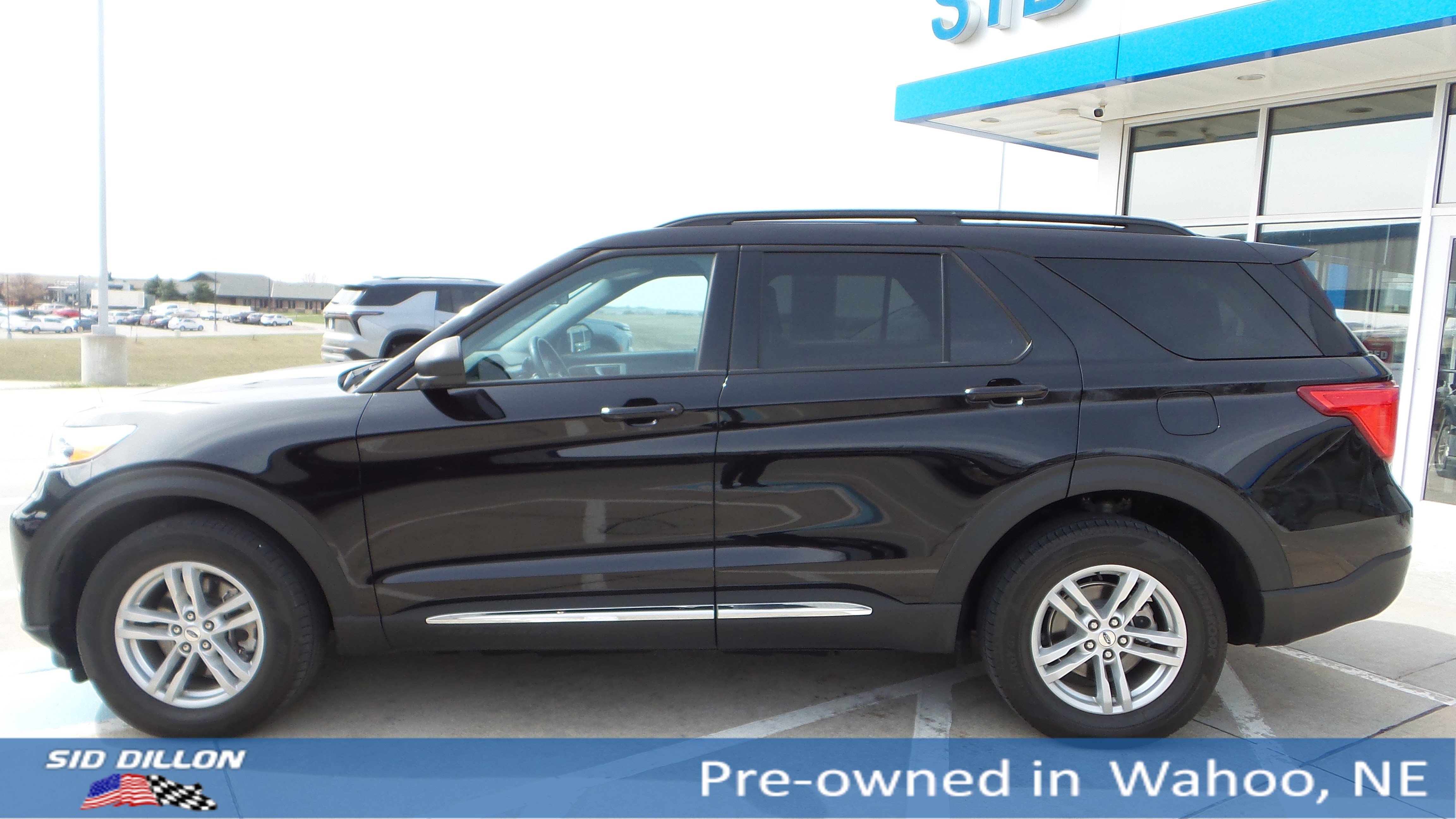 2022 Ford Explorer XLT photo 2