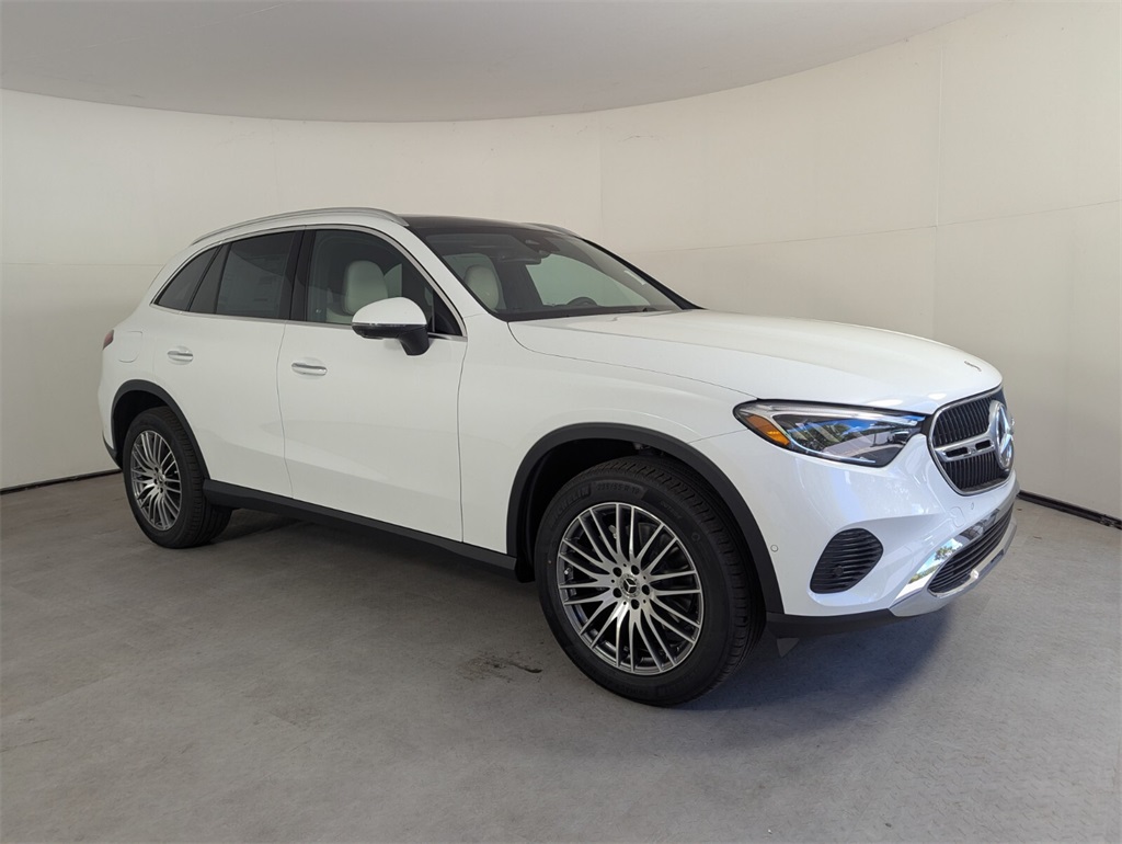 2026 Mercedes-Benz GLC Base's photo