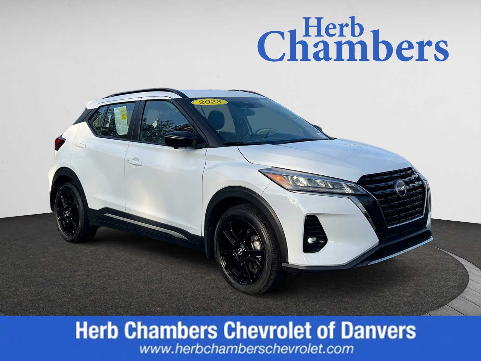 2023 Nissan Kicks SR