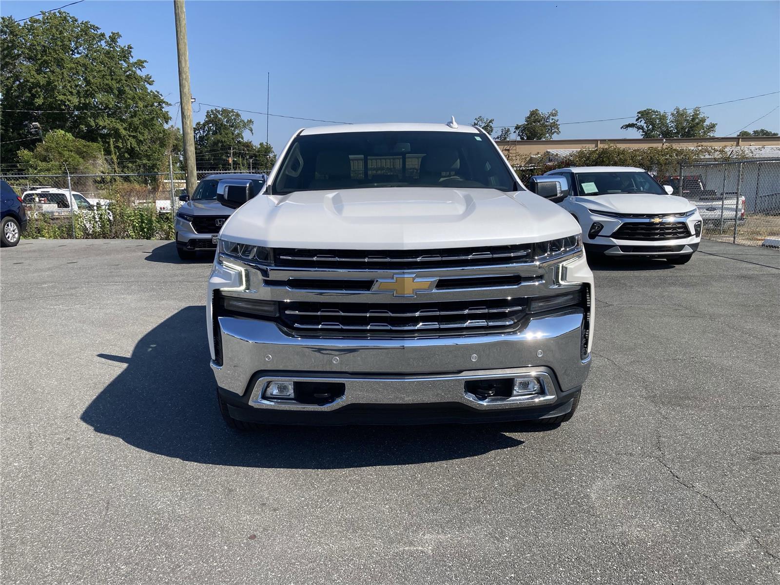 2021 Chevrolet Silverado 1500 LTZ photo 3