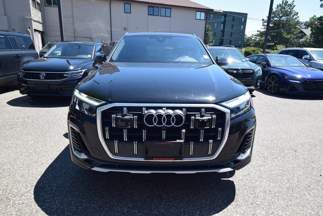 2025 Audi Q7 45 Premium photo 4