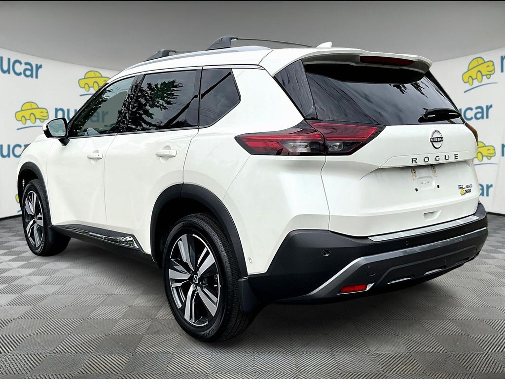 2023 Nissan Rogue SL photo 5