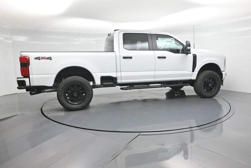 2025 Ford F-250 photo 27