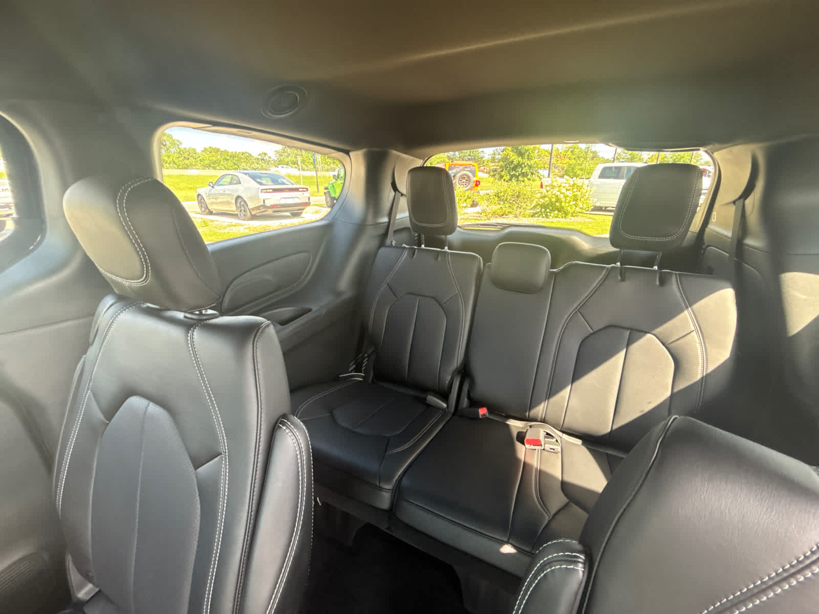 2025 Chrysler Voyager LX photo 11