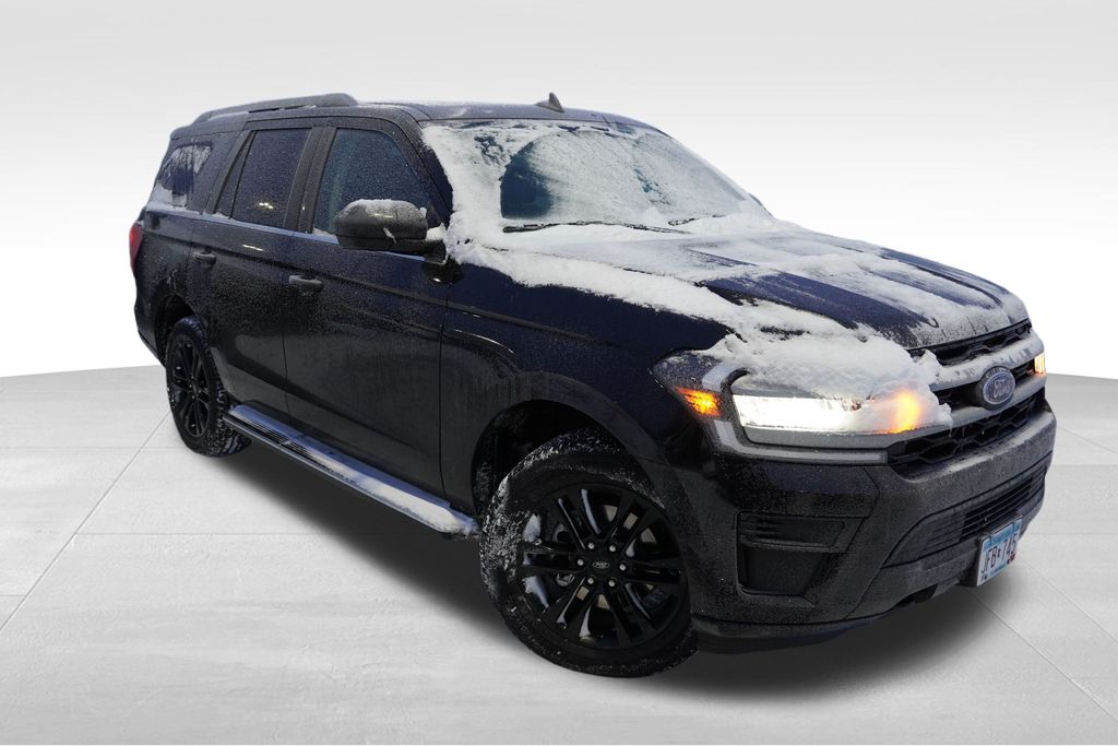 2022 Ford Expedition XLT's photo