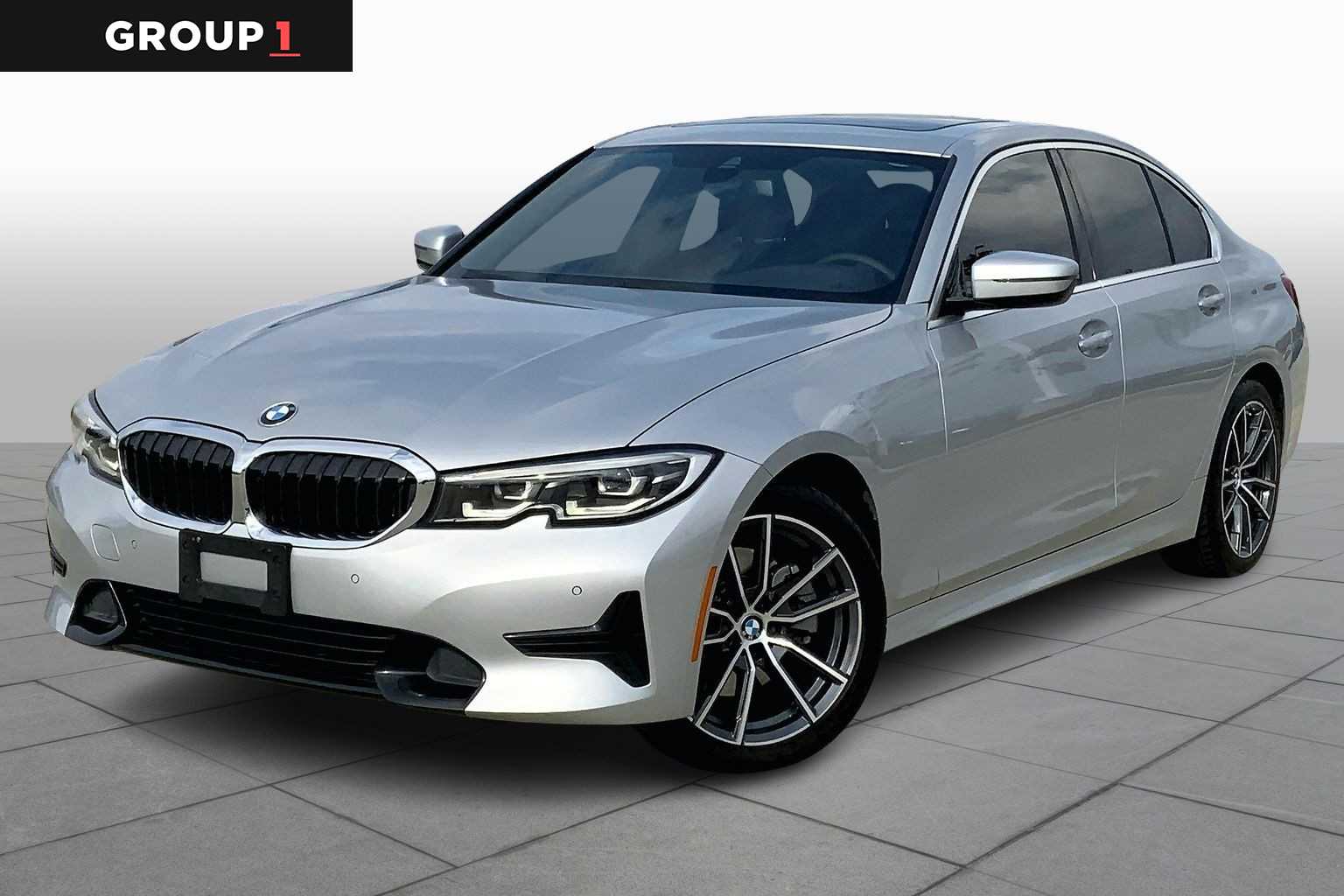 2020 BMW 3 Series 330's photo