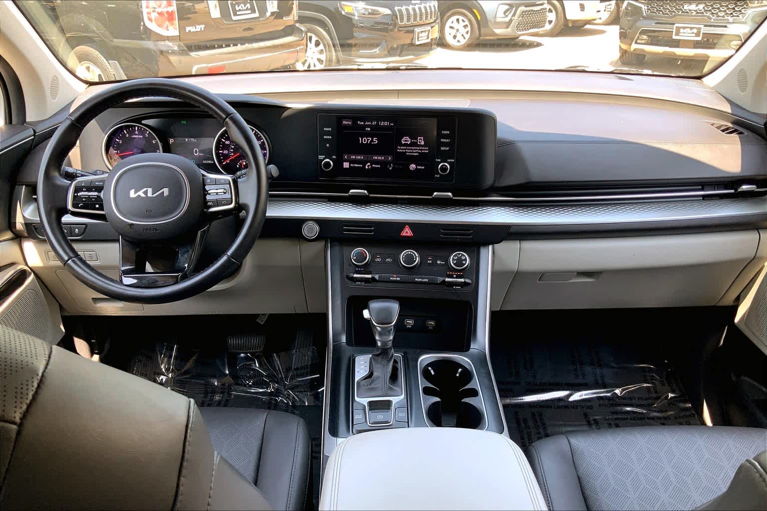 2022 Kia Carnival LX photo 13