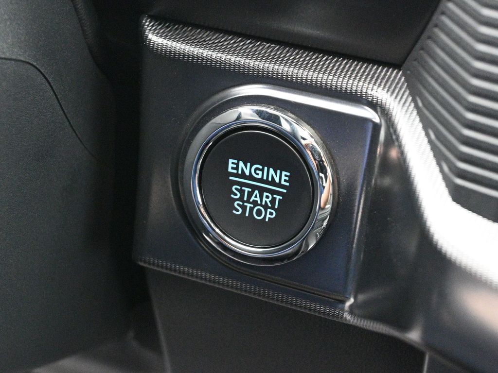 2025 Ford F-150 Lariat photo 13